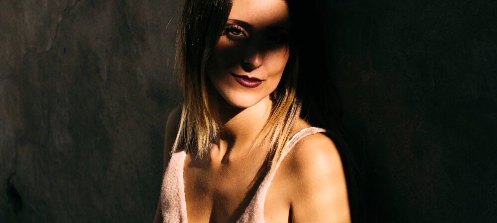 Resiliência e visão de futuro: o que o empreendedorismo pode aprender com a rotina das acompanhantes